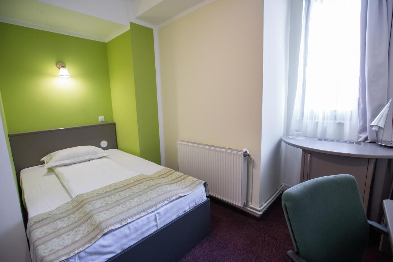 Hotel Seneca Baia Mare Exterior photo