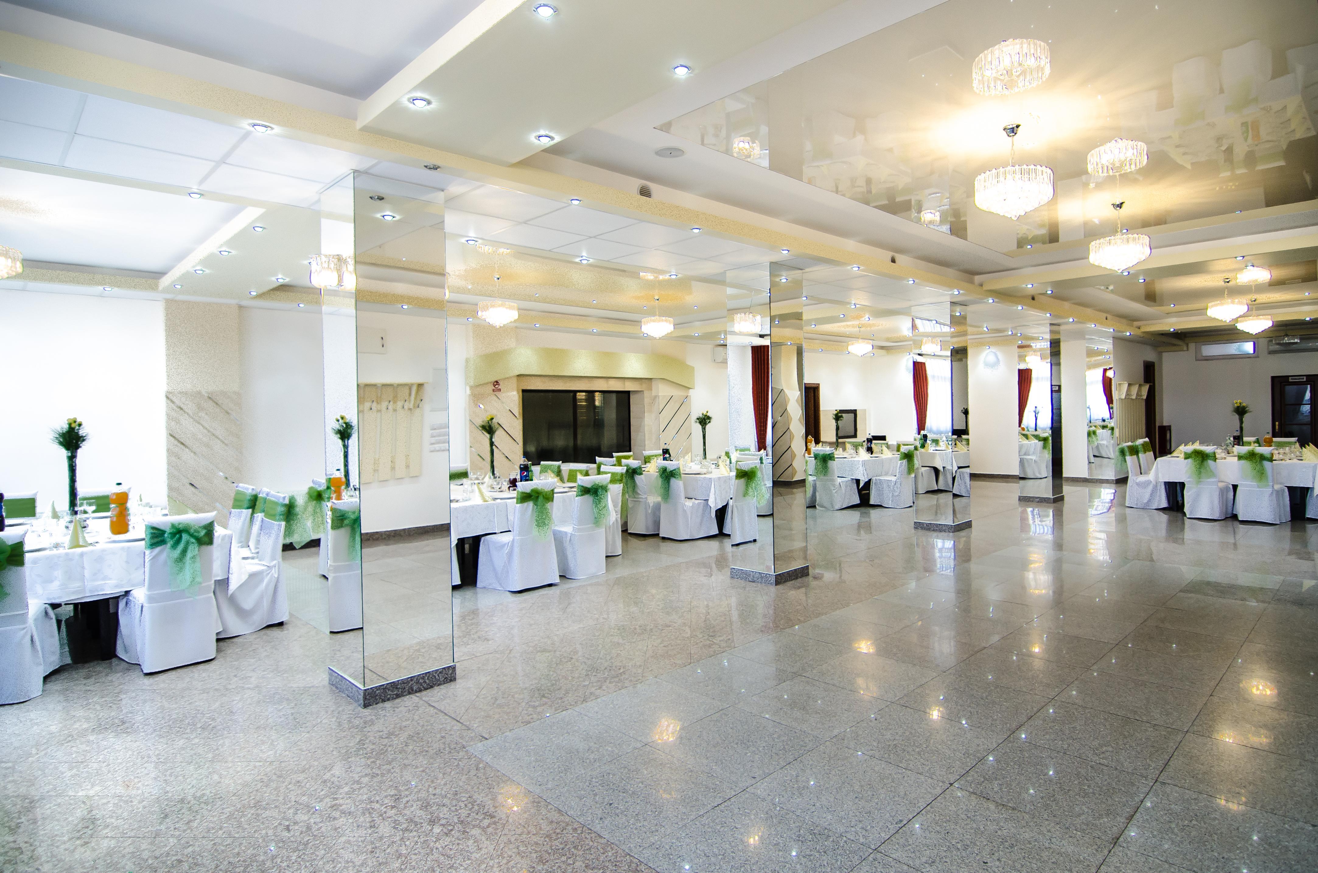 Hotel Seneca Baia Mare Exterior photo