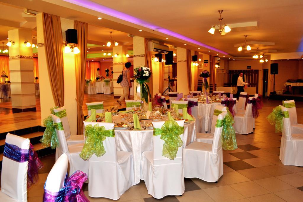 Hotel Seneca Baia Mare Exterior photo