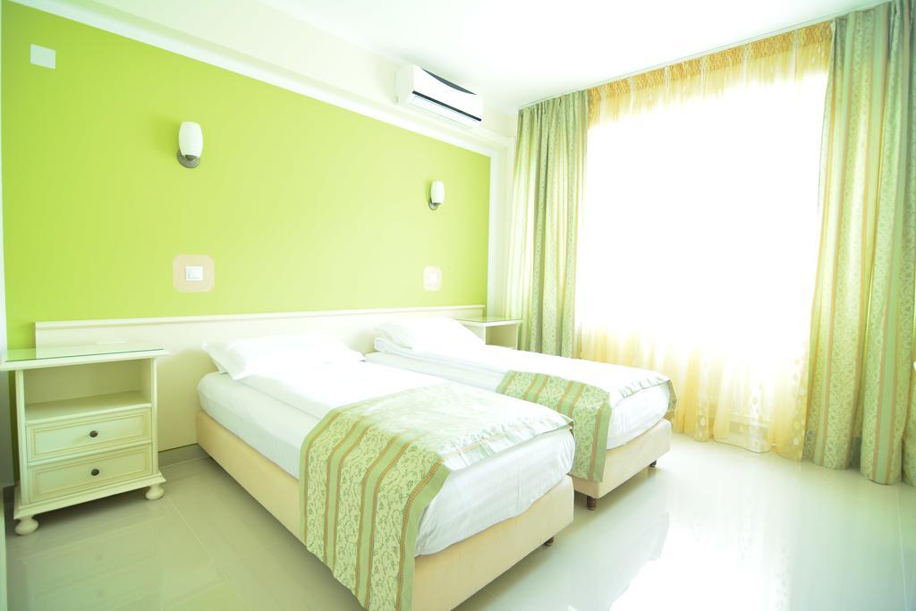 Hotel Seneca Baia Mare Exterior photo