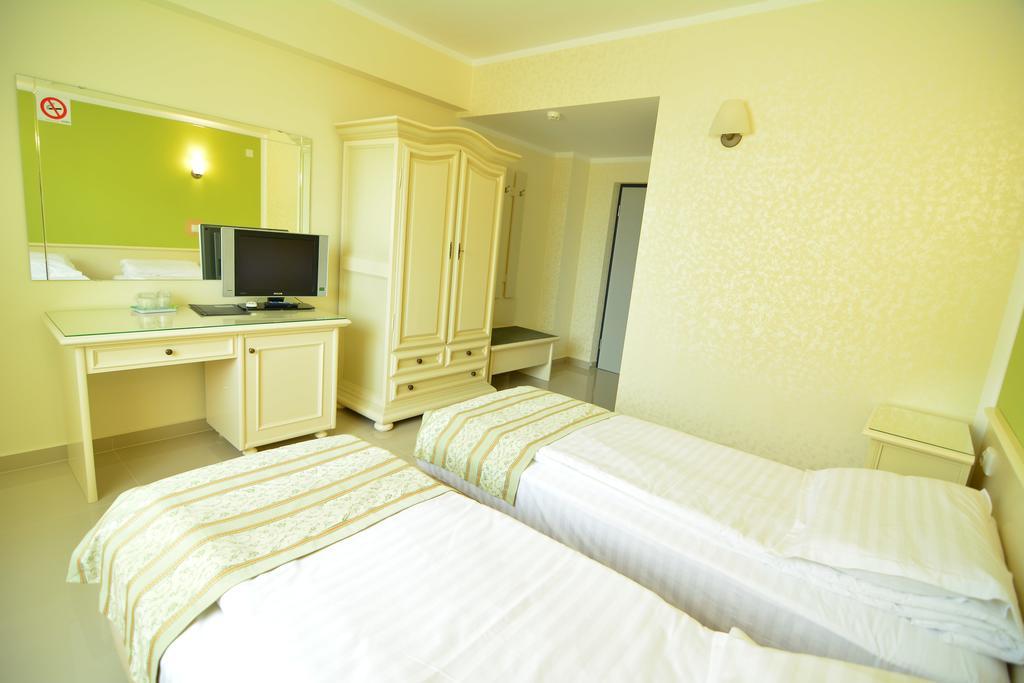 Hotel Seneca Baia Mare Exterior photo